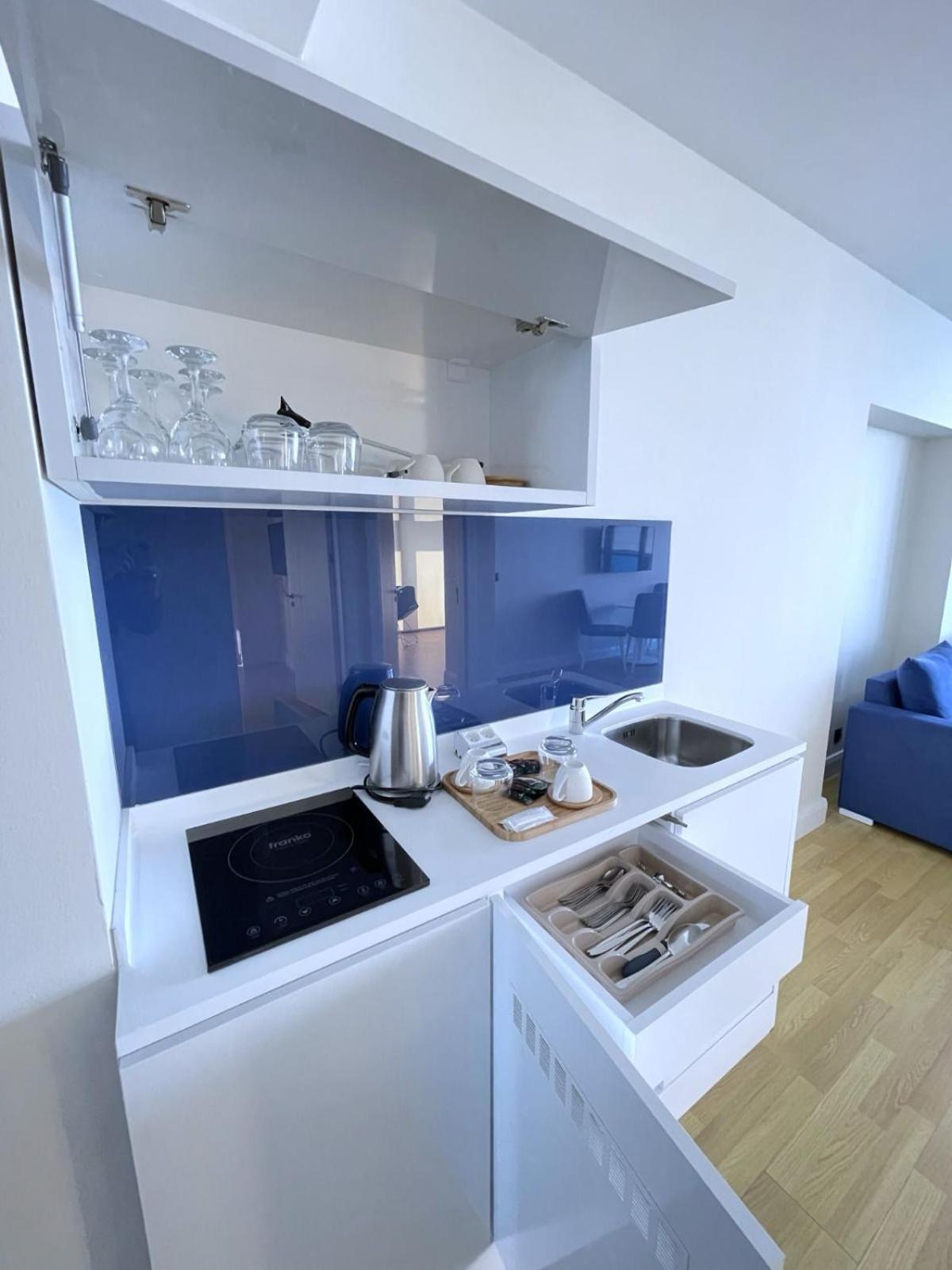 Orbi Dreamy Sea Views Apartment บาทูมิ ภายนอก รูปภาพ
